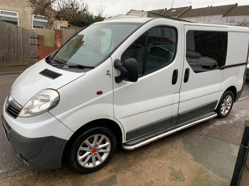 vauxhall vivaro day van alt