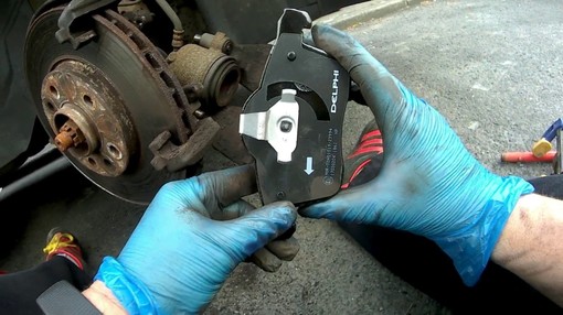 vauxhall meriva brake pads alt