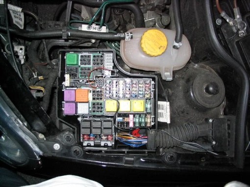 vauxhall corsa fuse box alt