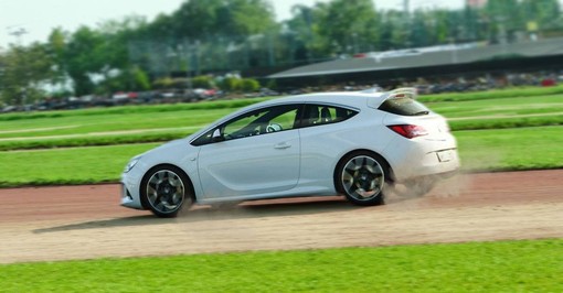 vauxhall astra performance alt